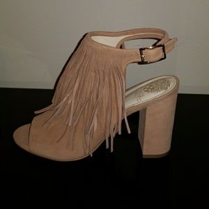 Vince Camuto Winiveer – Fringe-detailed Sandal
